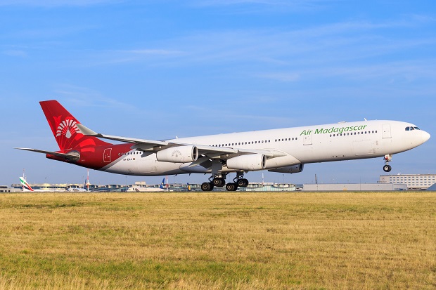 v&eacute; m&aacute;y bay Air Madagascar