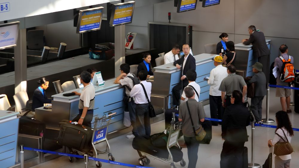 C&aacute;c chuyến bay từ Việt Nam đến Hokkaido hiện đều qu&aacute; cảnh qua c&aacute;c th&agrave;nh phố lớn của Nhật Bản hoặc ch&acirc;u &Aacute; 