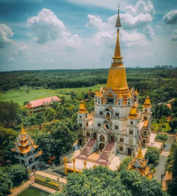 Chùa Bửu Long kiến trúc Thái giữa lòng Sài Gòn