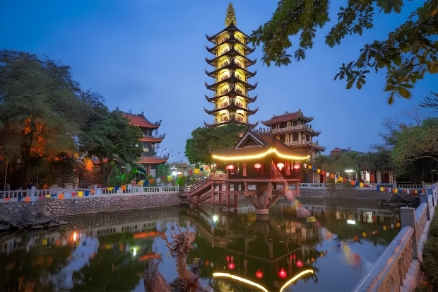 Ch&ugrave;a Dư H&agrave;ng - Chạm khắc tinh xảo mang phong c&aacute;ch nghệ thuật thời L&ecirc; - Nguyễn