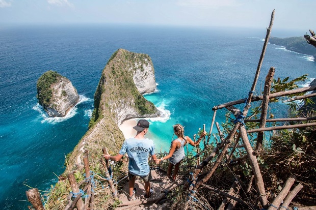 10 bãi biển nổi tiếng nhất thế giới 2022 - Kelingking