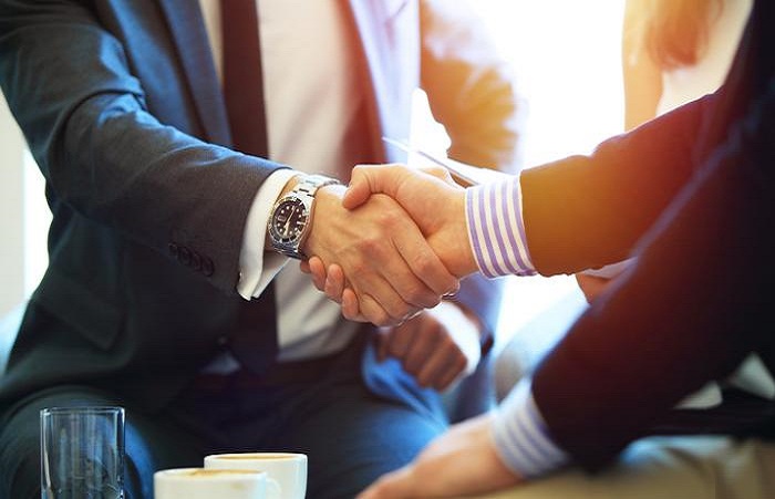 l&agrave;m thẻ apec