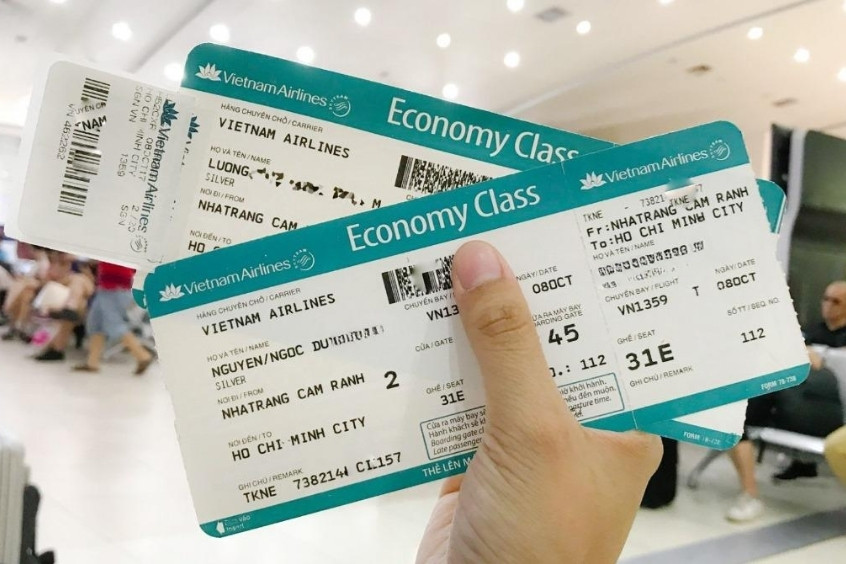 Li&ecirc;n hệ ngay đến tổng đ&agrave;i của Vietnam Booking để biết chi tiết ph&iacute; đổi v&eacute; Vietnam Airlines
