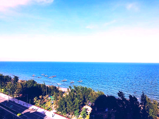 Vé máy bay đi Thanh Hóa tham quan bãi biển Hải Tiến 