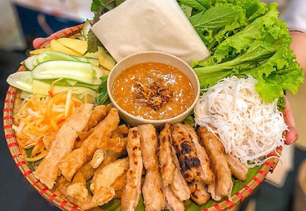 Kinh nghiệm du lịch Nha Trang cho gia đình - nem nướng