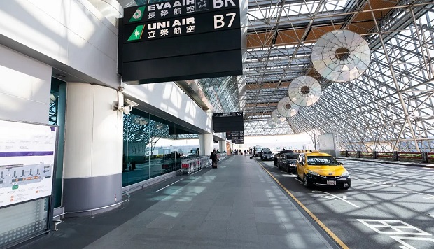 Khu vực đón taxi ở sân bay Đào Viên sân bay Đào Viên