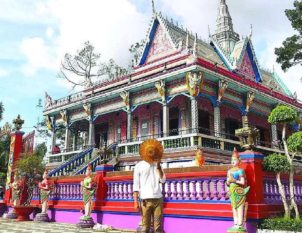 Tour hành hương miền Tây - Chùa Chén Kiểu