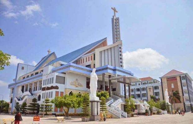 Tour hành hương xuyên Việt - nhà thờ Tắc Sậy