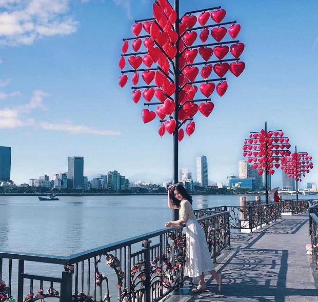 cầu tình yêu đà nẵng