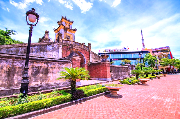 V&eacute; m&aacute;y bay đi Đồng Hới th&aacute;ng 3