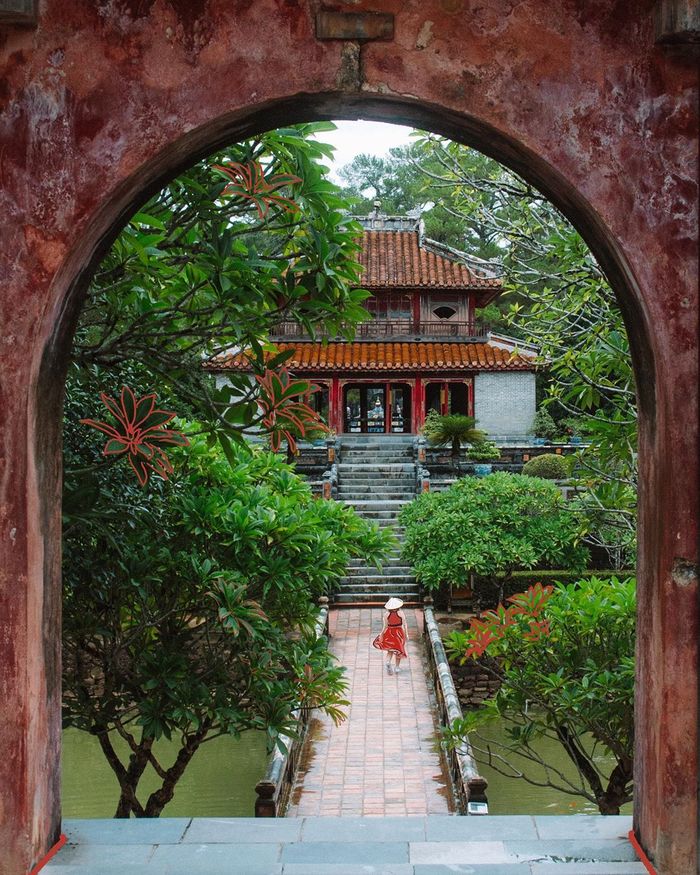 v&eacute; m&aacute;y bay đi huế th&aacute;ng 2