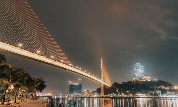 Bãi Cháy Hạ Long