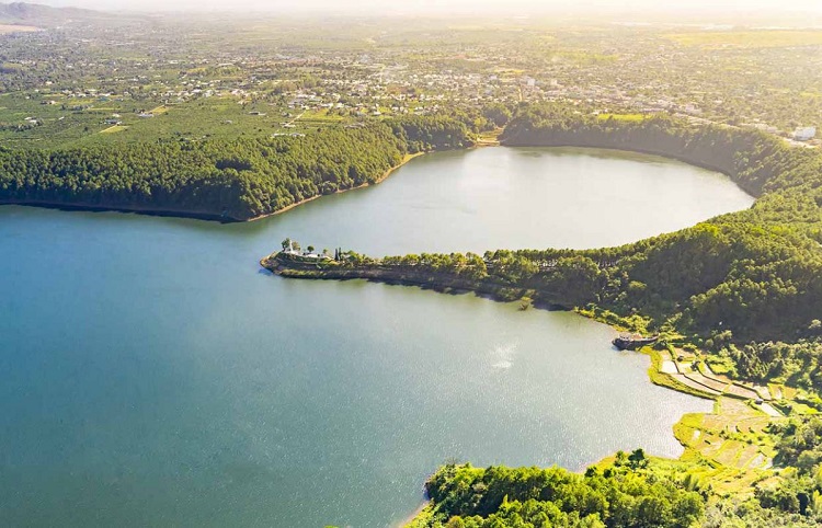 Biển hồ T'nưng Pleiku