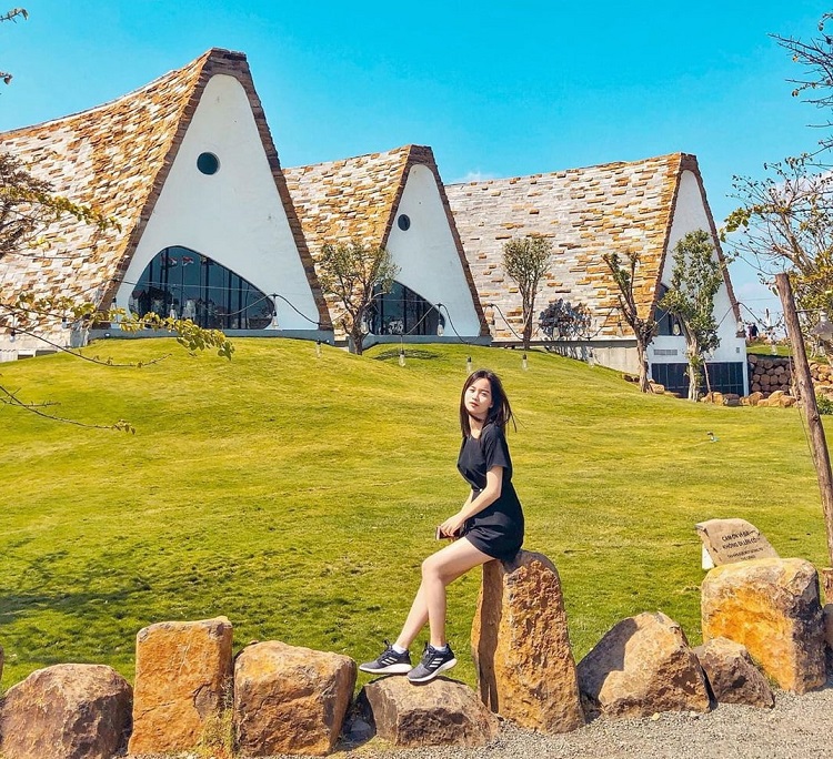 Làng cà phê Trung Nguyên