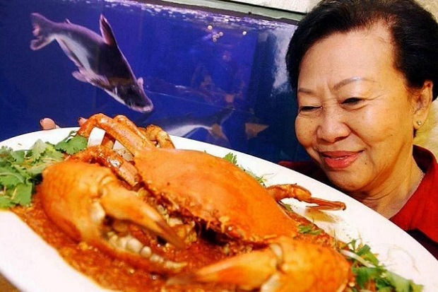 Ăn cua sốt ớt ở singapore - bà cher yam tian