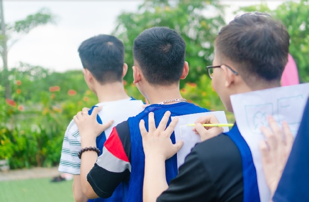 Hoạt động team building - Tam sao thất bản