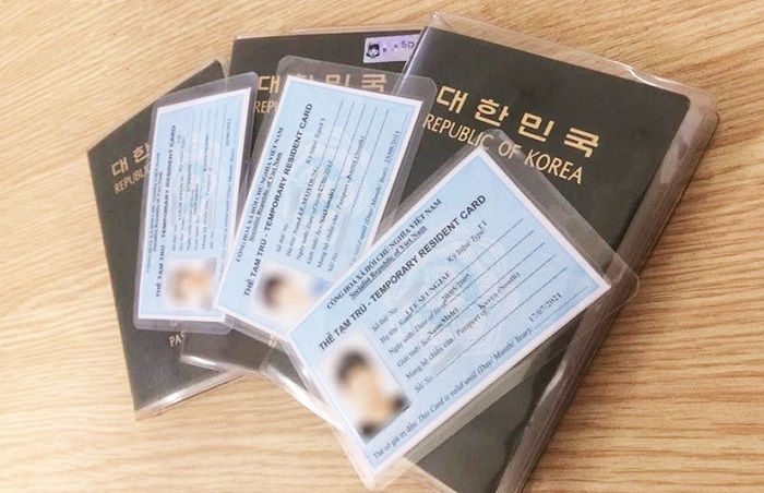 ph&iacute; l&agrave;m thẻ tạm tr&uacute;