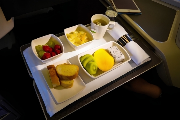Vietnam Airlines đ&atilde; n&acirc;ng tầm thực đơn  bằng những đặc sản địa phương tinh t&uacute;y