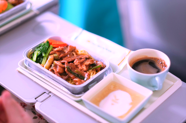 thực đơn tr&ecirc;n m&aacute;y bay Vietnam Airlines