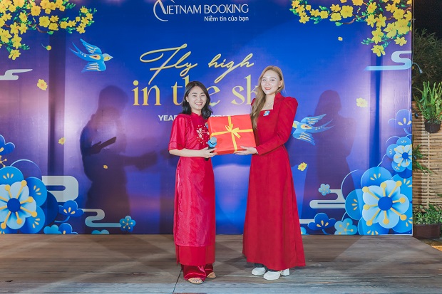 Tổ chức gala cuối năm - giải đố có thưởng