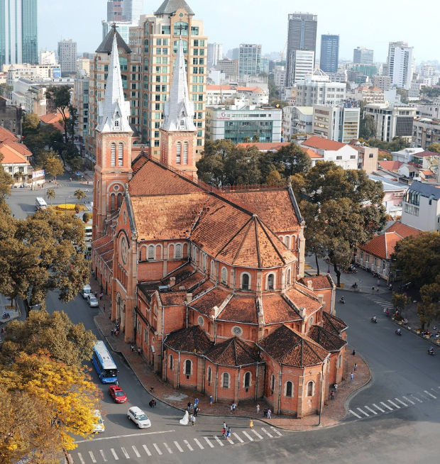 V&eacute; m&aacute;y bay Quảng Ng&atilde;i đi S&agrave;i G&ograve;n gi&aacute; rẻ
