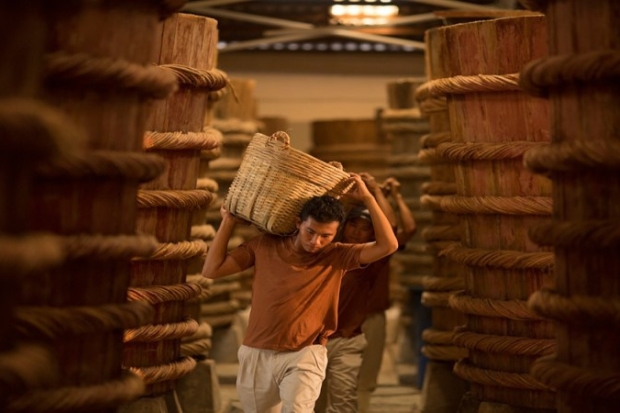 Cẩm nang du lịch Phú Quốc - Nhà thùng sản xuất nước mắm.