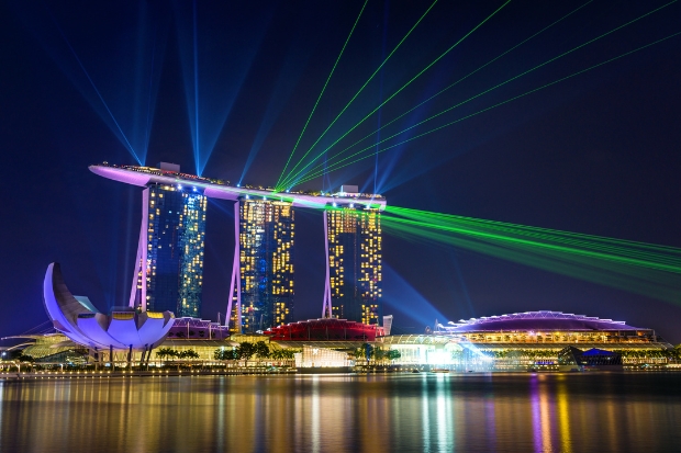 Cẩm nang du lịch Singapore - Ghé thăm Marina Bay Sands.
