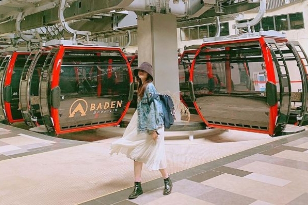 Cáp treo lên đỉnh núi Bà Đen - cabin cáp treo núi Bà