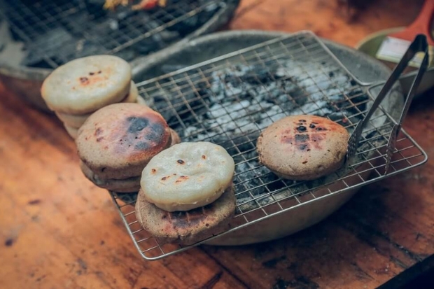 Du lịch Hà Giang mùa hạ thưởng thức món bánh tam giác mạch