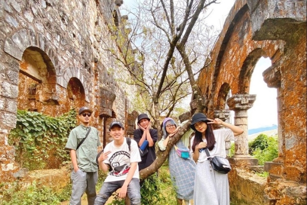 Trải nghiệm tại Sa pa - Tu viện cổ Tả Phìn.