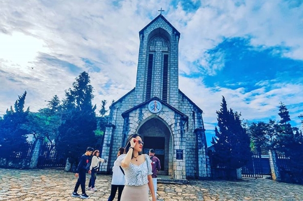 Trải nghiệm tại Sa pa - Nhà thờ đá Sa pa.
