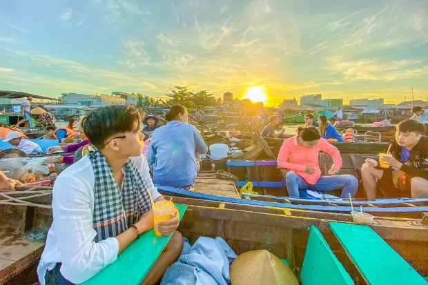 Vietnambooking du lịch miền Tây - chợ nổi Cần Thơ