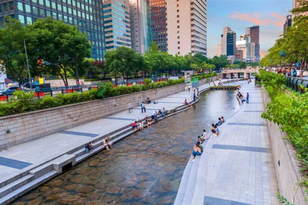 Cảnh đẹp ở H&agrave;n Quốc - Suối Cheonggyecheon