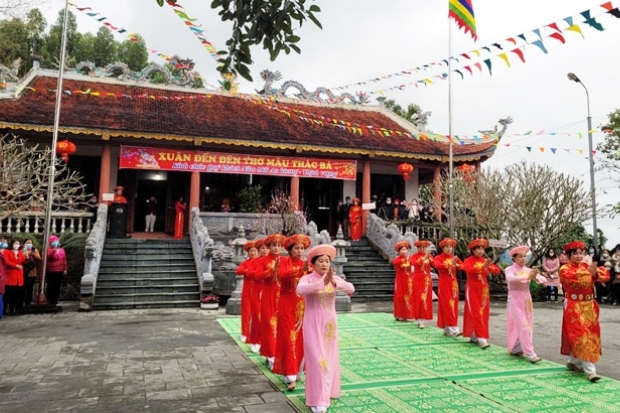 Hồ Thác Bà - Đền Mẫu Thác Bà