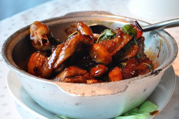 Kinh nghiệm du lịch Đ&agrave;i Bắc - G&agrave; ba ch&eacute;n