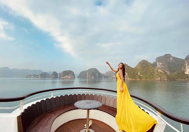 du thuyền hạ long