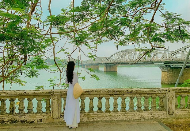 vé máy bay đi Huế