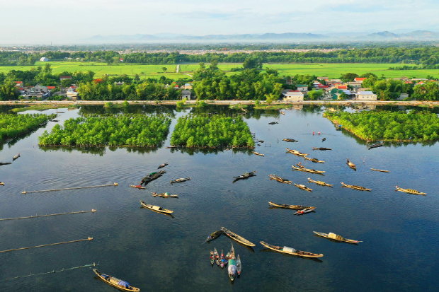V&eacute; m&aacute;y bay đi Huế th&aacute;ng 7