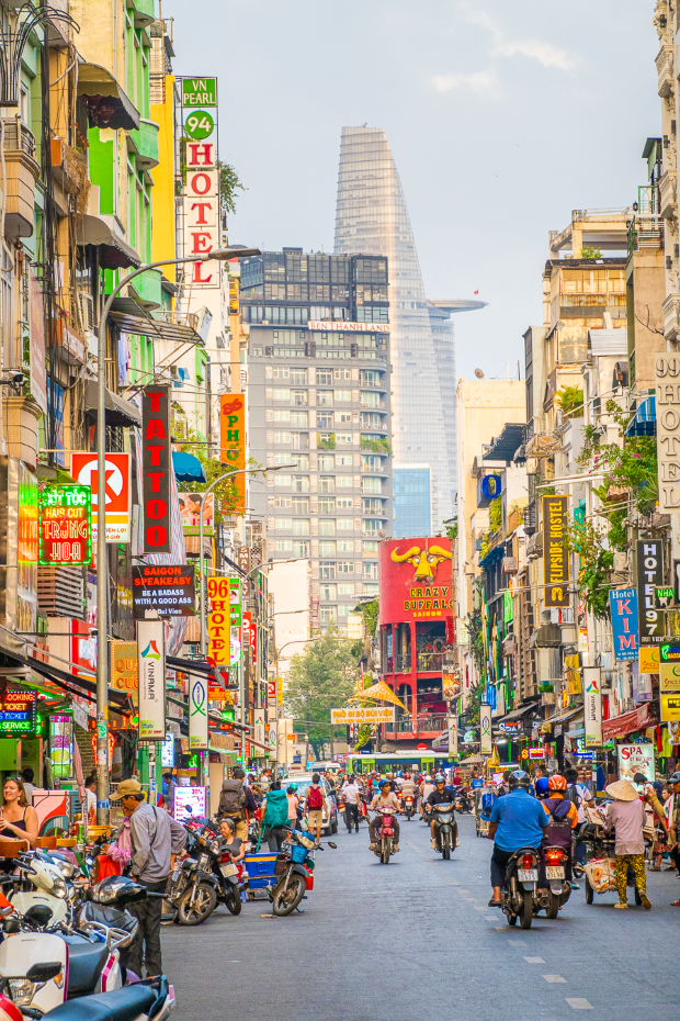 V&eacute; m&aacute;y bay đi TPHCM th&aacute;ng 7