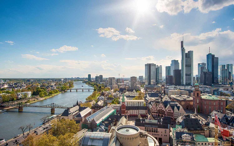 v&eacute; m&aacute;y bay từ Frankfurt về Việt Nam
