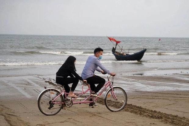 biển Sầm Sơn Thanh H&oacute;a - xe đạp đ&ocirc;i