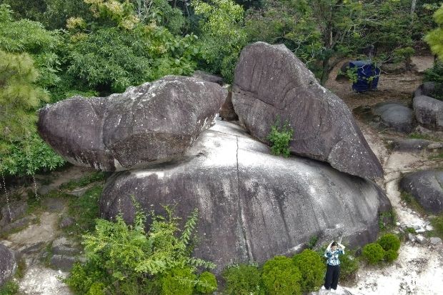 biển Sầm Sơn Thanh H&oacute;a - h&ograve;n trống m&aacute;i