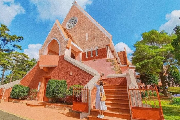 Các địa điểm du lịch gần nhau ở Đà Lạt - Nhà thờ Domaine de Marie