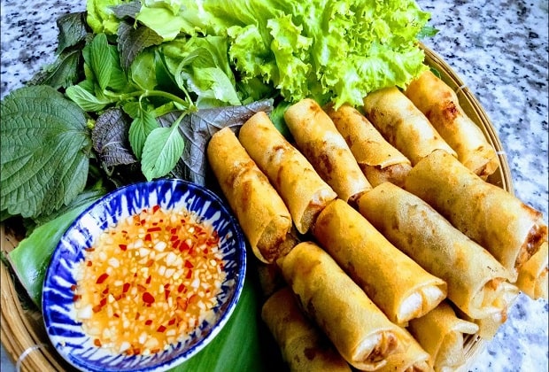 chả giò việt nam - nước mắm chua ngọt