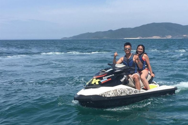 Du lịch Hòn Tằm tự túc - Mô tô nước