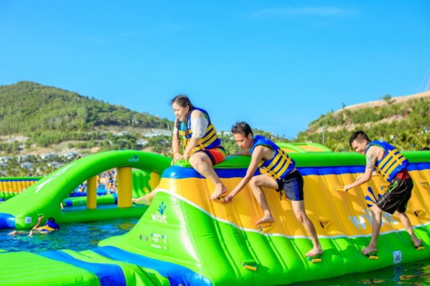 Du lịch Hòn Tằm tự túc - Vịnh phao nổi