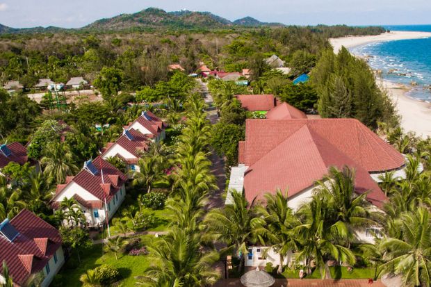 Hồ Cốc Resort - hồ cốc beach resort