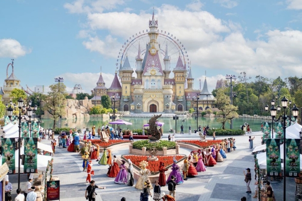 Kinh nghiệm đi VinWonders và Safari Phú Quốc - Lâu đài trung tâm