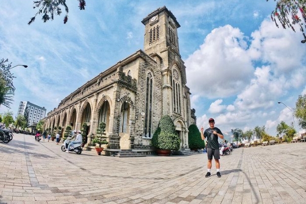 Kinh nghiệm du lịch Nha Trang 4 ngày 3 đêm - Nhà thờ đá