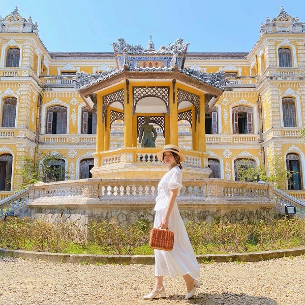 săn vé máy bay giá rẻ đi Huế